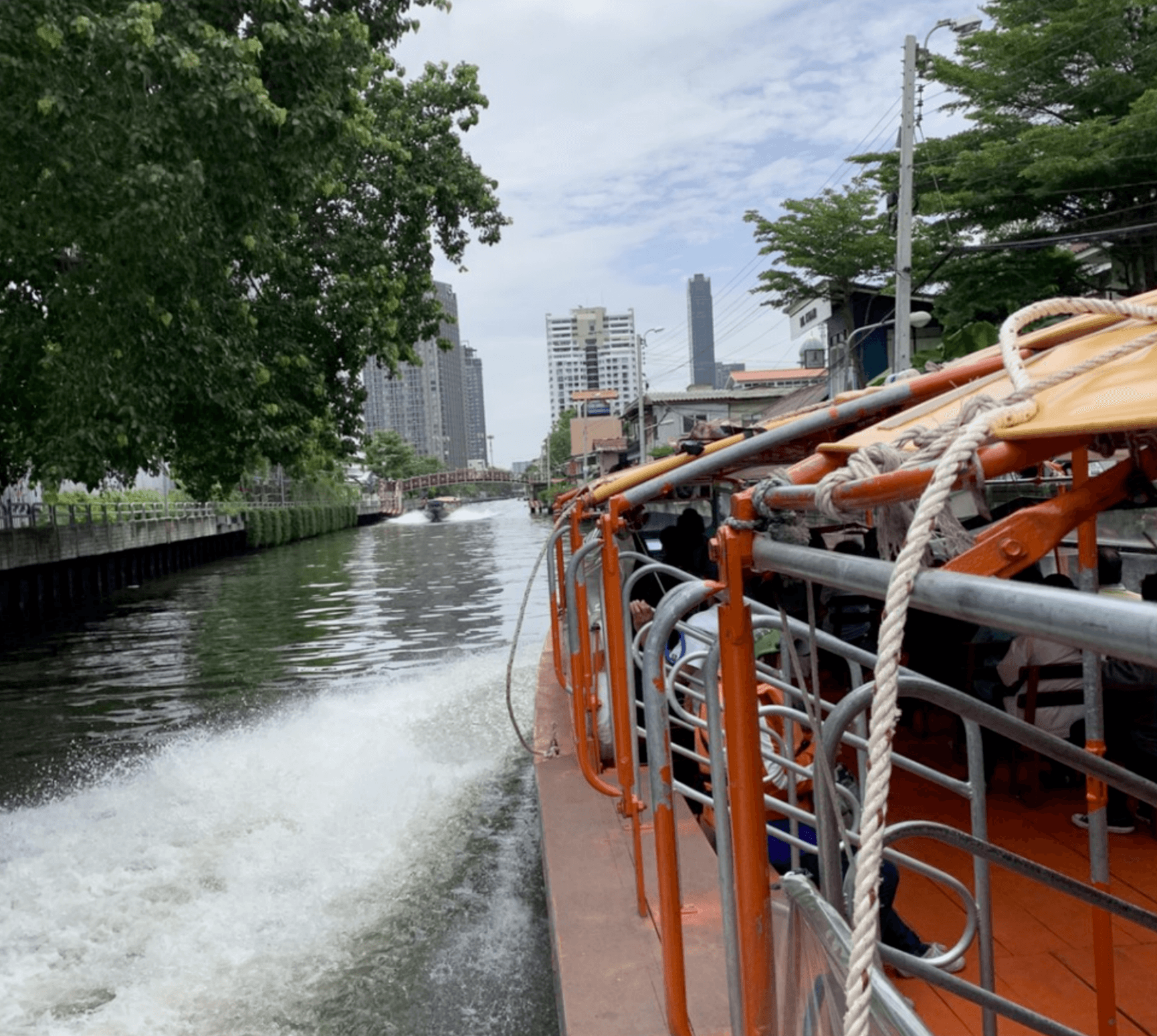 Khlong boat near Saphan 55