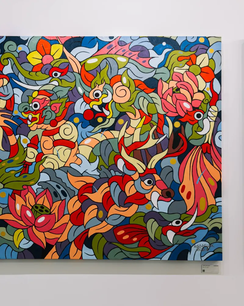 Lion, acrylic on canvas by redmuuk, on the corrugated wall at Saphan 55